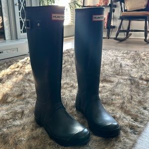 Perfect condition with HUNTER socks